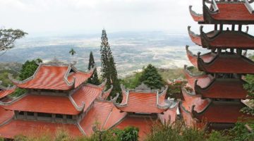 Гора Таку и пагода лежащего Будды